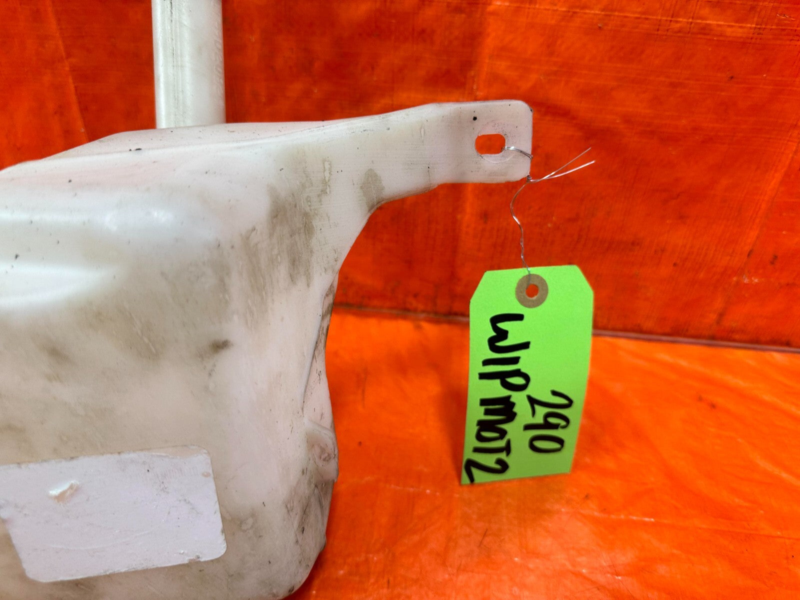 00 09 HONDA S2000   WINDSHIELD WIPER RESERVOIR TANK W/ MOTOR   OEM #2901