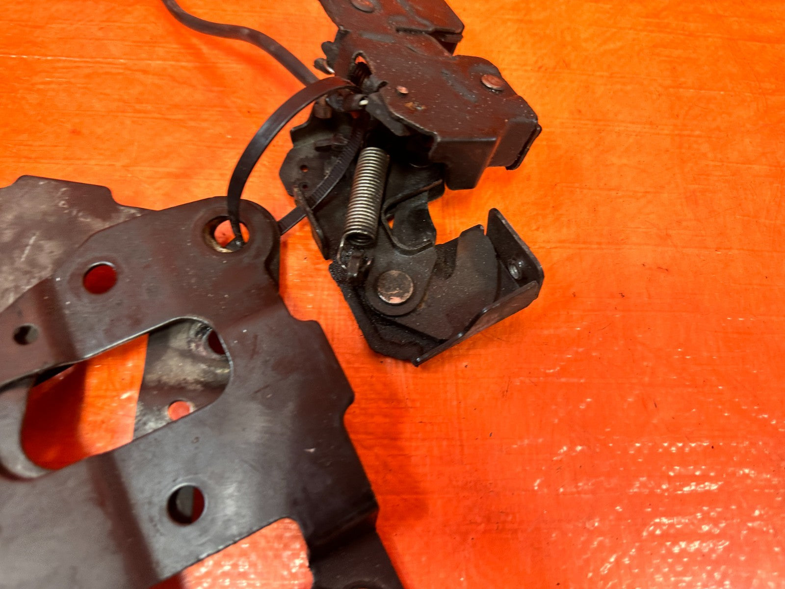 08 15 INFINITI G37 Q60 FRONT HOOD LATCH LOCK CATCHES LEFT RIGHT SET OEM #3295