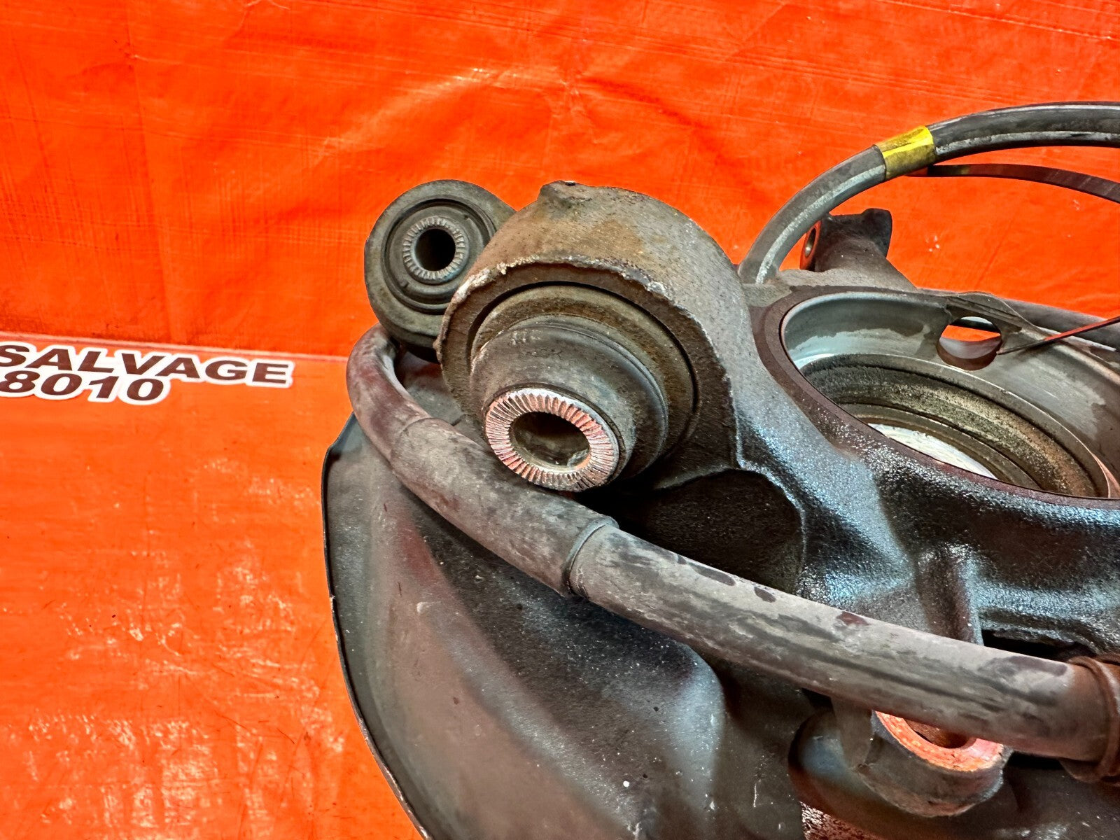 02 10 LEXUS SC430   PASSENGER RIGHT REAR SPINDLE KNUCKLE HUB   OEM FACTORY #26110