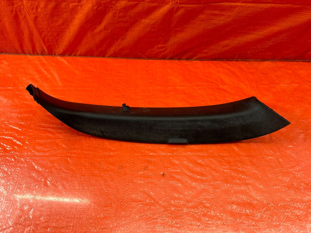 02 05 HONDA CIVIC SI EP3 HATCHBACK   LEFT TAIL LIGHT LAMP TRIM PLASTIC OEM #2168