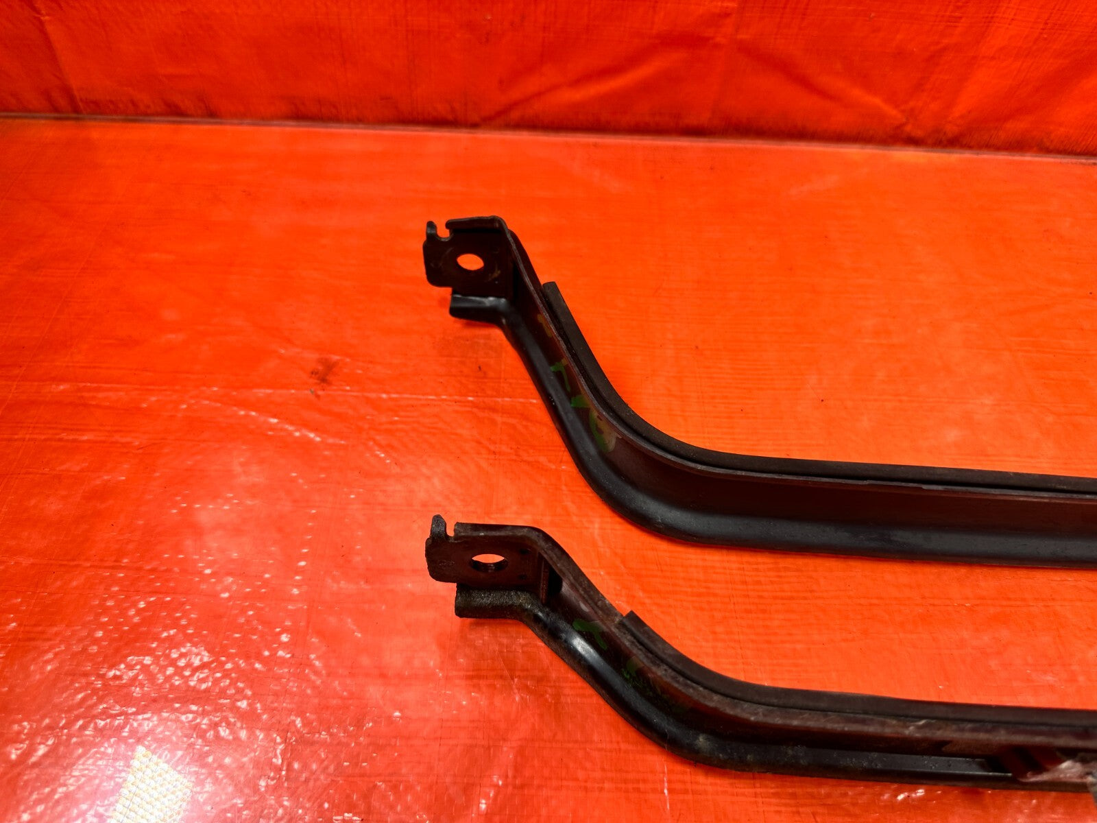 09 10 ACURA TSX   GAS GASOLINE FUEL TANK MOUNTING STRAPS BAND SET   OEM #2791