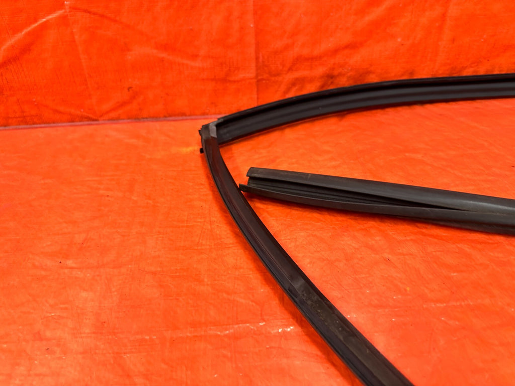 04 08 ACURA TSX PASSENGER RIGHT REAR DOOR WEATHER STRIP TRIM SEAL GASKET OEM 2915
