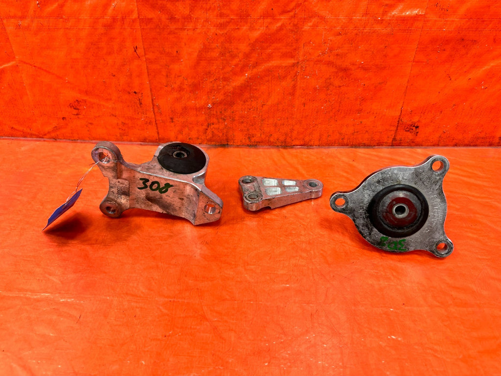 02 05 HONDA CIVIC SI EP3 HATCHBACK   INNOVATIVE MOTOR MOUNTS  ONLY 2 OKKKKKKKKKK1