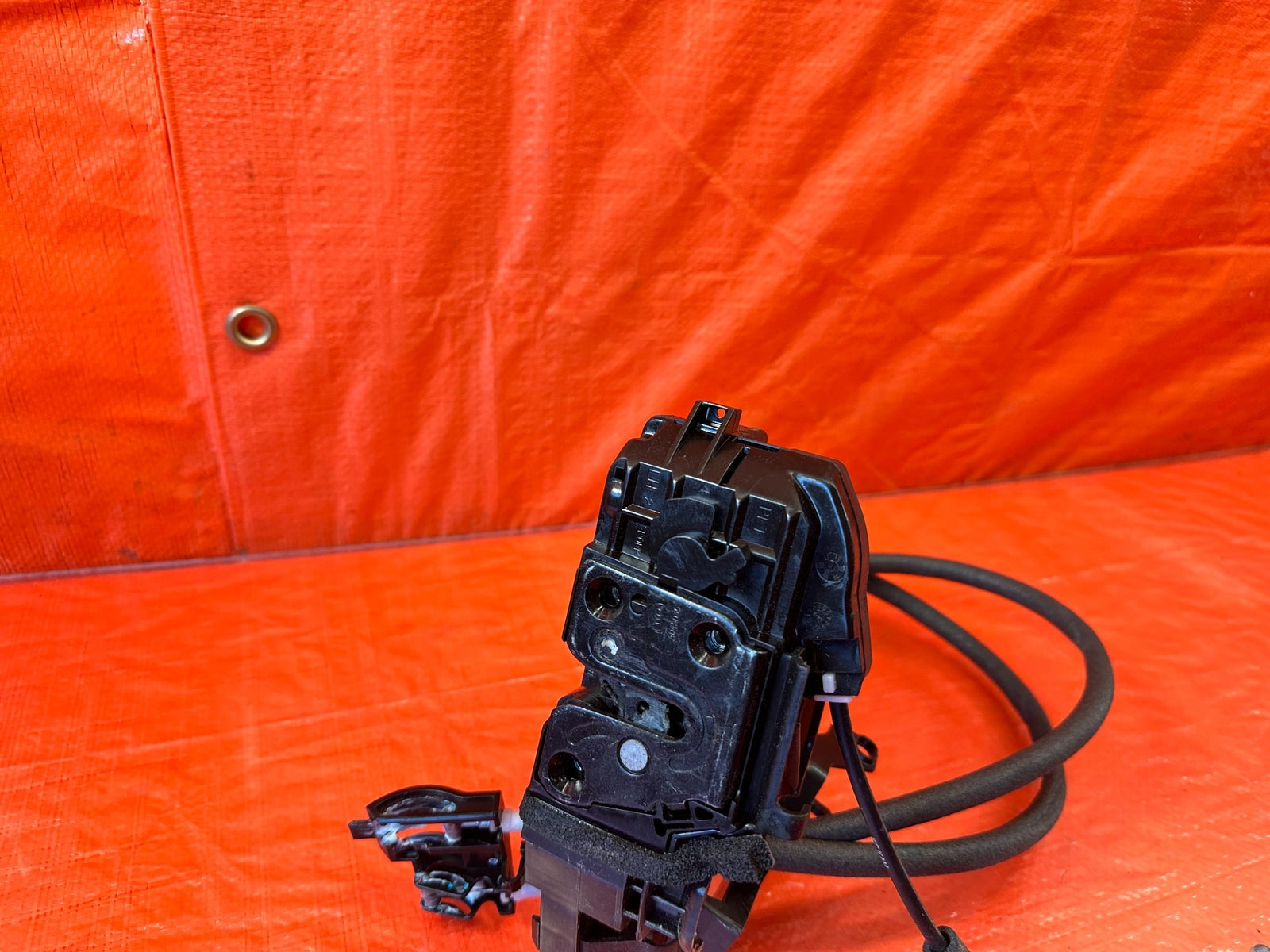 10 16 HYUNDAI GENESIS COUPE   DRIVER LEFT FRONT DOOR LOCK ACTUATOR   OEM OE #2195