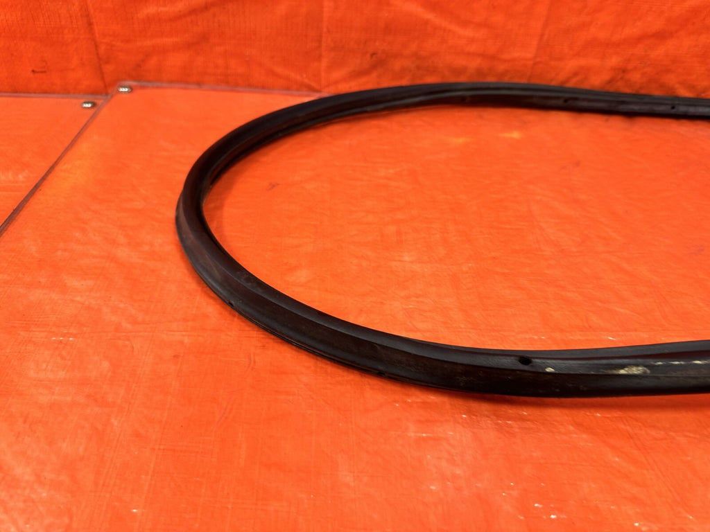 00 09 HONDA S2000 PASSENGER RIGHT DOOR WEATHER STRIP TRIM SEAL GASKET   OEM 2906