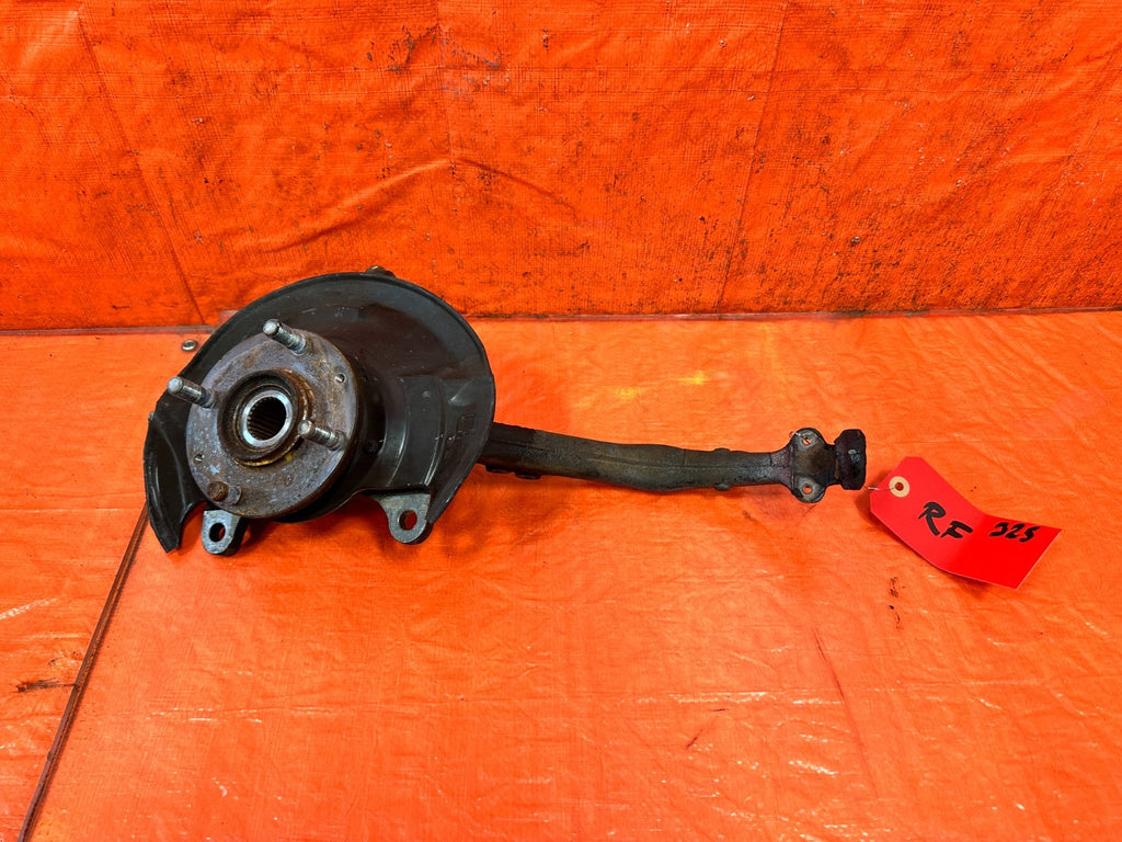 90 91 HONDA CIVIC HATCHBACK   PASSENGER RIGHT FRONT SPINDLE KNUCKLE HUB OEM 3250