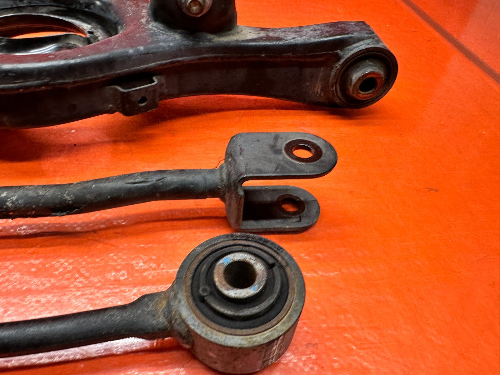 13 16 HYUNDAI GENESIS COUPE   LEFT REAR CONTROL ARMS UPPER LOWER QTY 4 OEM 3255