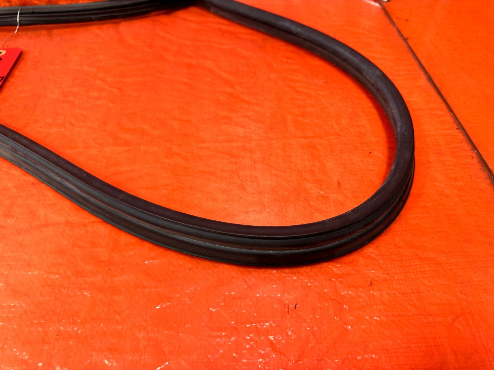 03 05 LANCER EVOLUTION EVO VIII IX 8 9   RIGHT REAR DOOR WEATHER STRIP OEM EV94