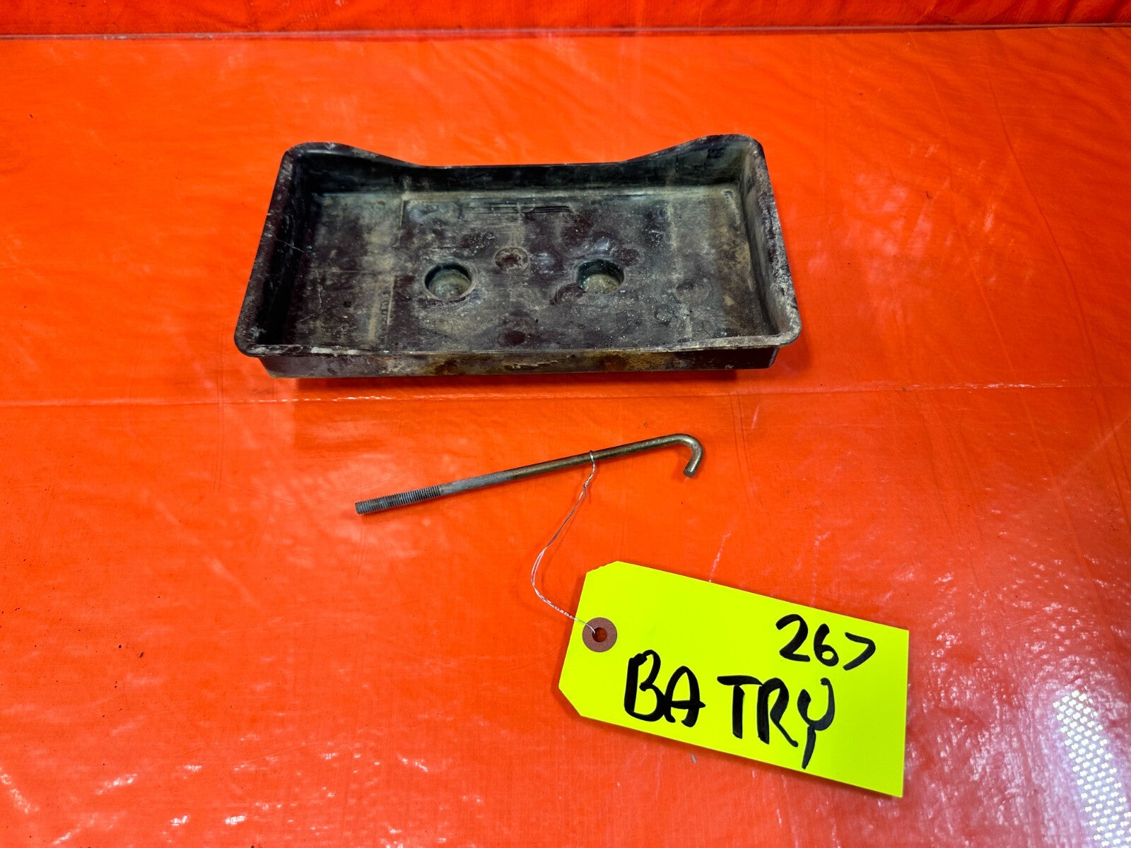 90 97 MAZDA MX 5 MIATA   BATTERY MOUNTING TRAY BRACKET   OEM #2677