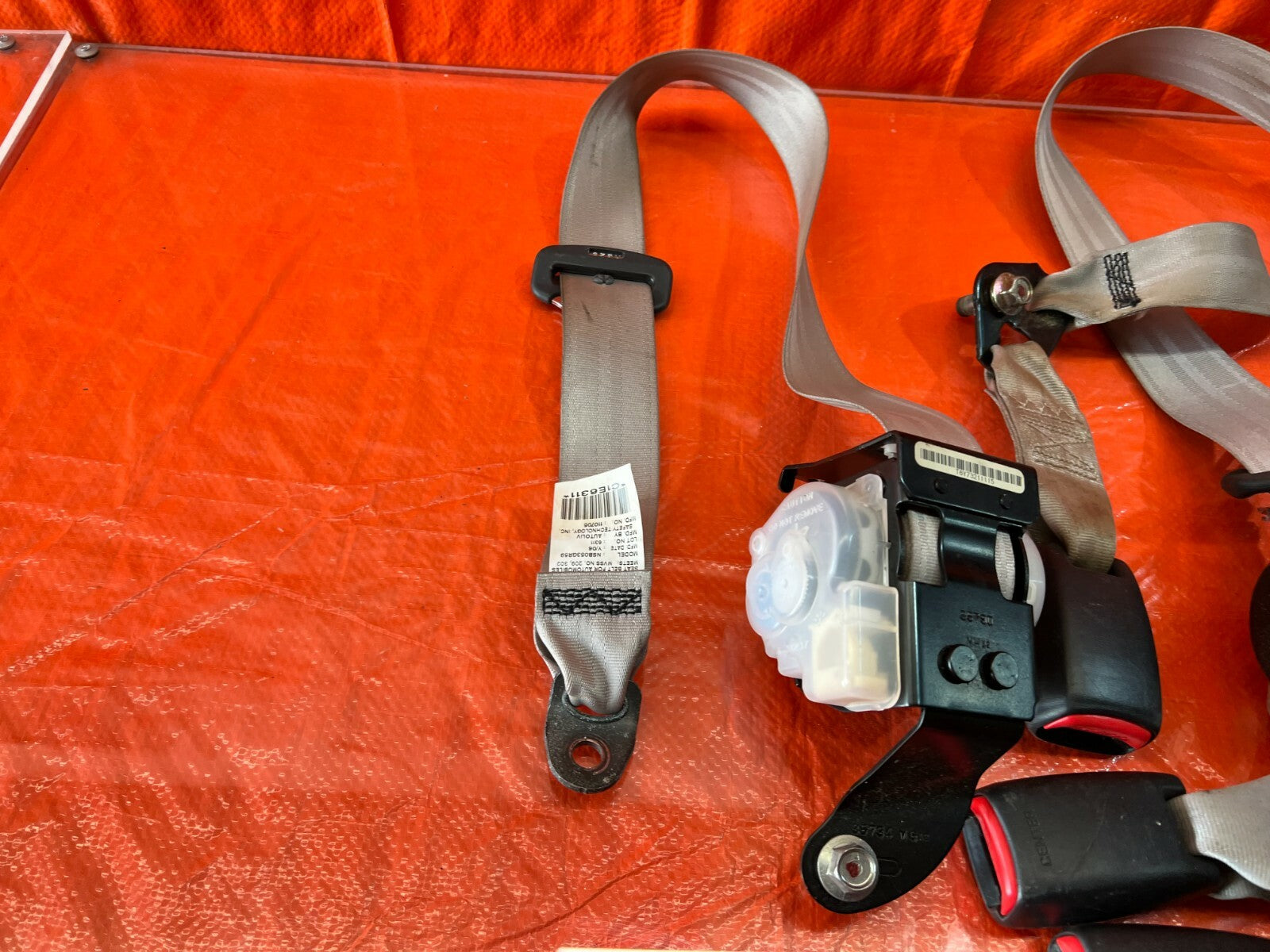 07 08 ACURA TL TYPE S   REAR SEAT BELT SET   LEFT & RIGHT SEAT BELTS GRAY   OEM 10