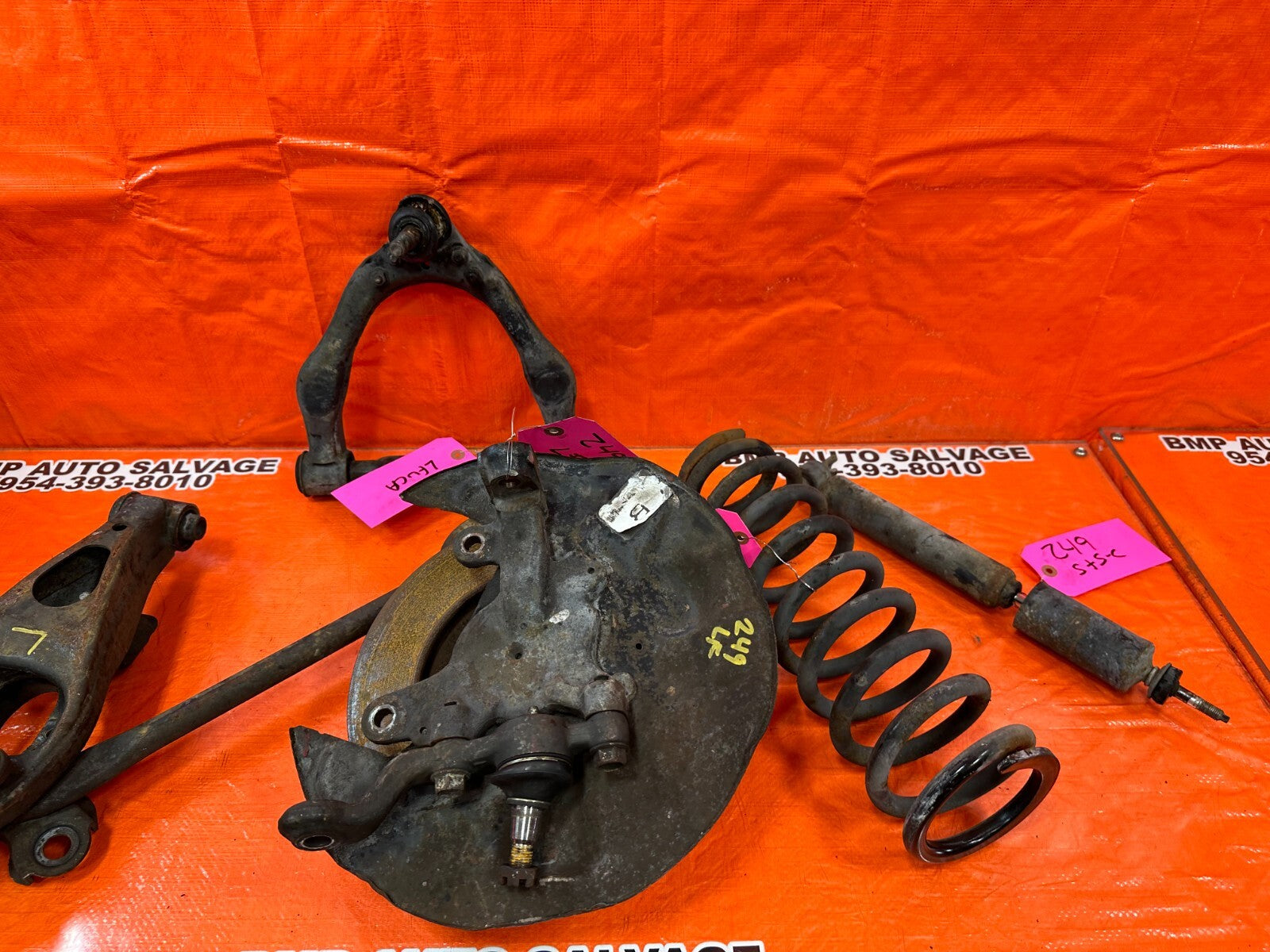 96 00 TOYOTA TACOMA   2.4L   MANUAL ONLY   LEFT FRONT SPINDLE W/ CONTROL ARMS13