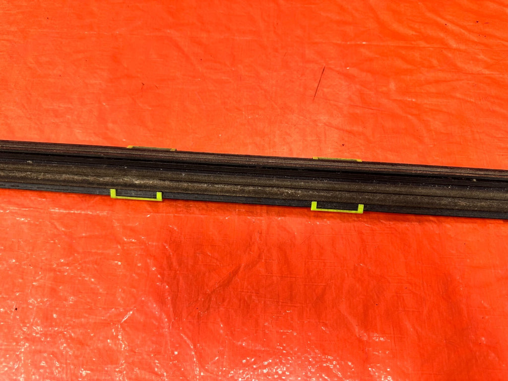 96 00 HONDA CIVIC COUPE HATCH EXTERIOR DOOR WINDOW GLASS TRIM SET LEFT RIGHT 2853
