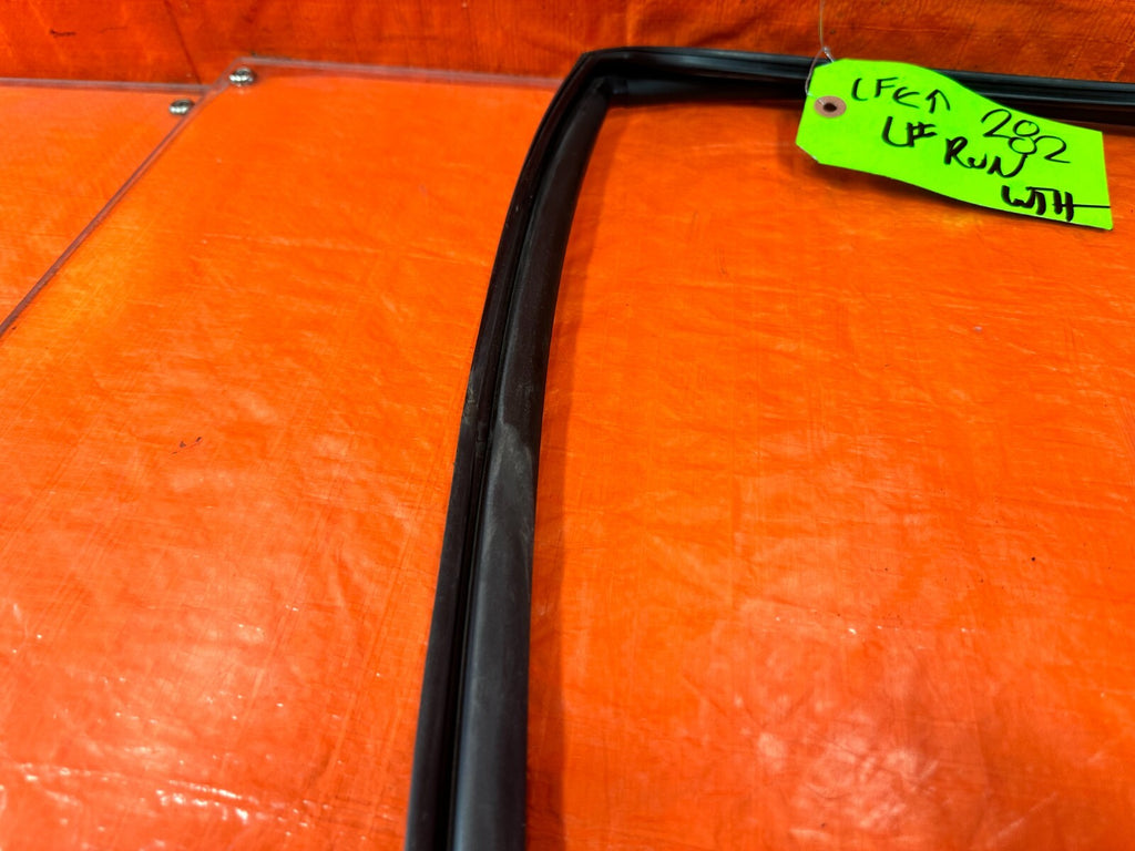 06 11 CIVIC 4D SEDAN   DRIVER LEFT FRONT WEATHER STRIP RUN CHANNEL OEM #2828