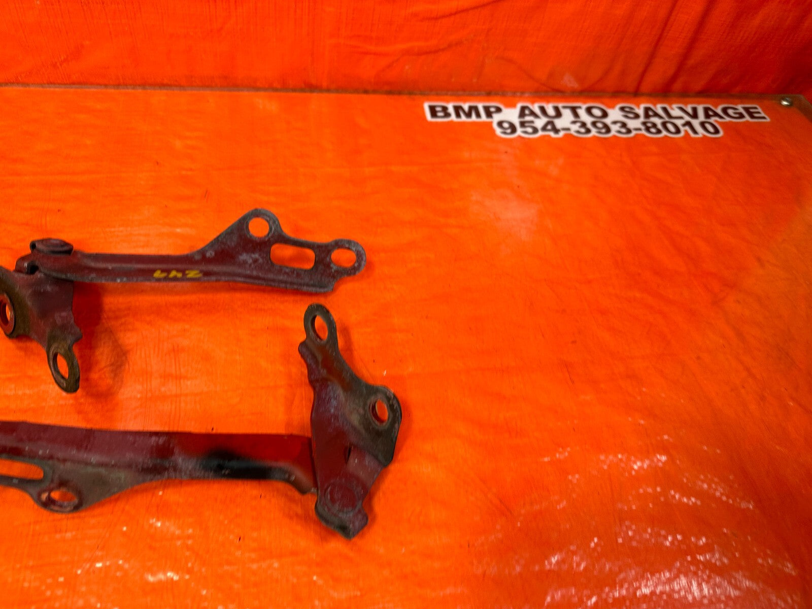 95 04 TOYOTA TACOMA   LEFT & RIGHT HOOD HINGES   OEM FACTORY #2495