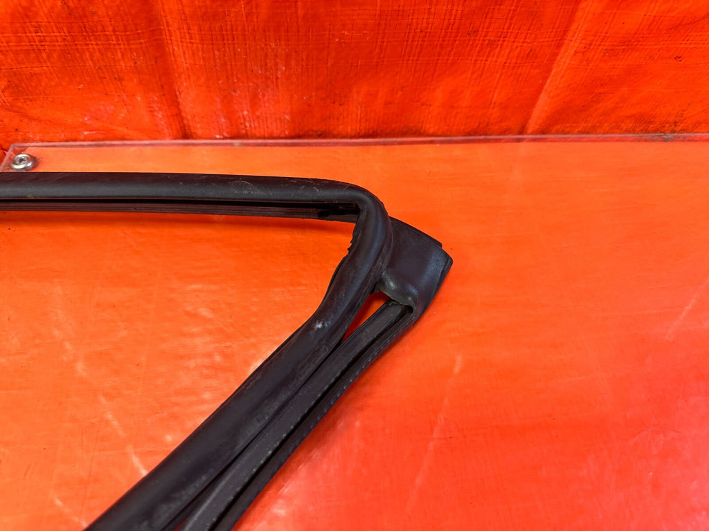 06 11 CIVIC 4D SEDAN DRIVER LEFT REAR DOOR WEATHER STRIP TRIM SEAL GASKET #2824