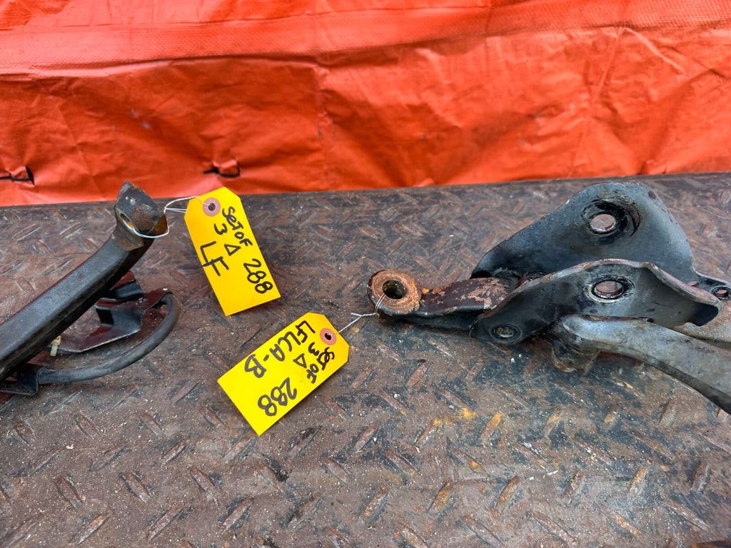 02 10 LEXUS SC430   DRIVER LEFT FRONT SPINDLE KNUCKLE HUB W/ ARMS OEM #2888