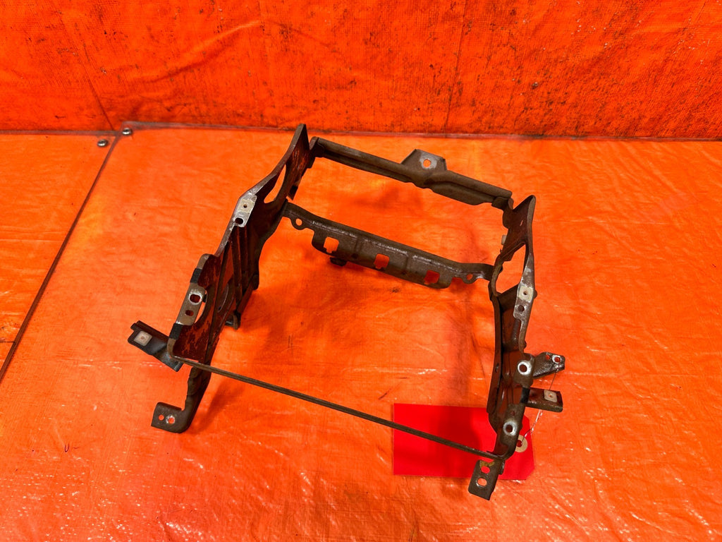 90 91 HONDA CIVIC HATCHBACK   DASHBOARD CENTER RADIO MOUNTING BRACKET OEM 3254