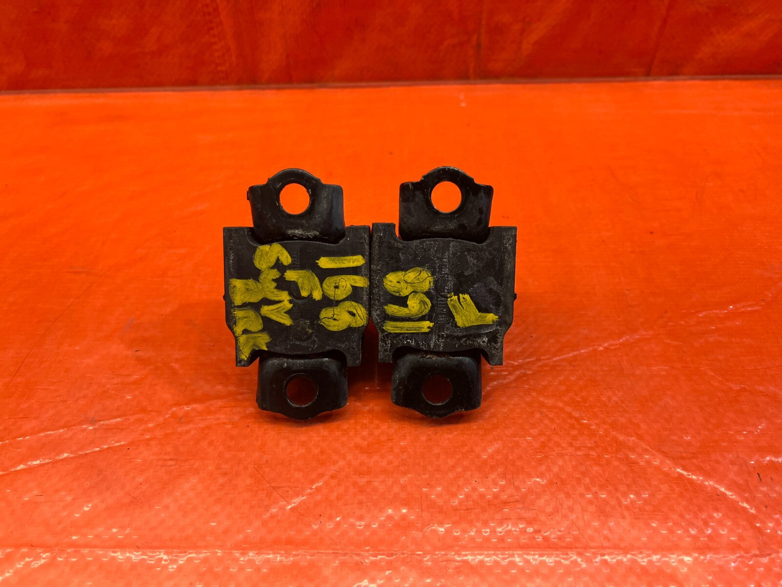 09 14 ACURA TSX   FRONT SWAY BAR MOUNTING BRACKET & BUSHING SET   OEM #1688