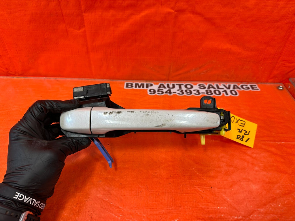 15 21 SUBARU WRX STI PASSENGER RIGHT REAR EXTERIOR DOOR HANDLE WHITE OEM #1800