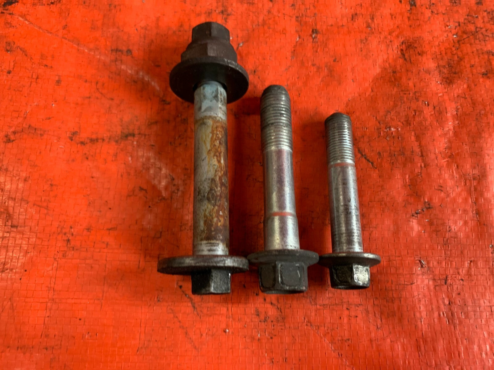 OEM 2008 08 HONDA CIVIC SI   REAR LOWER CONTROL ARM SHOCK CASTER BOLT SET   .  4