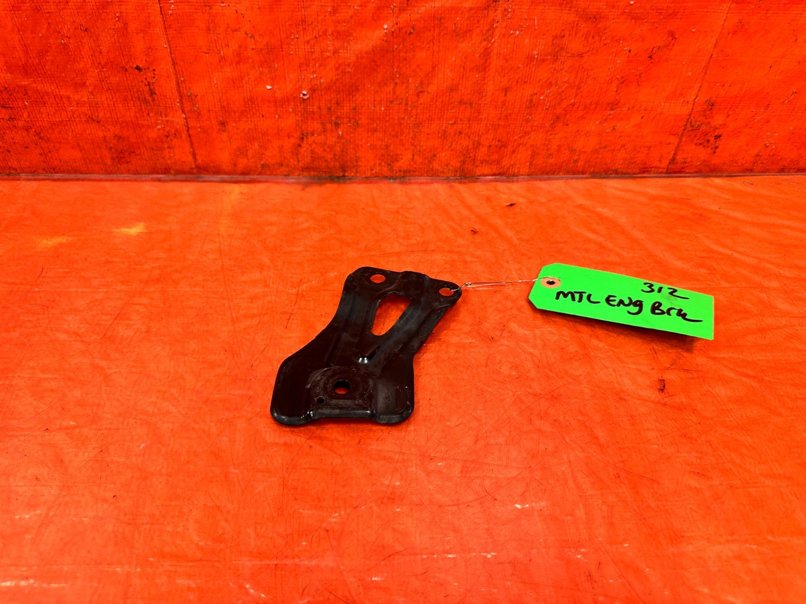 04 08 ACURA TSX   AUTOMATIC   TOP OF TRANSMISSION   METAL BRACKET   OEM #3121