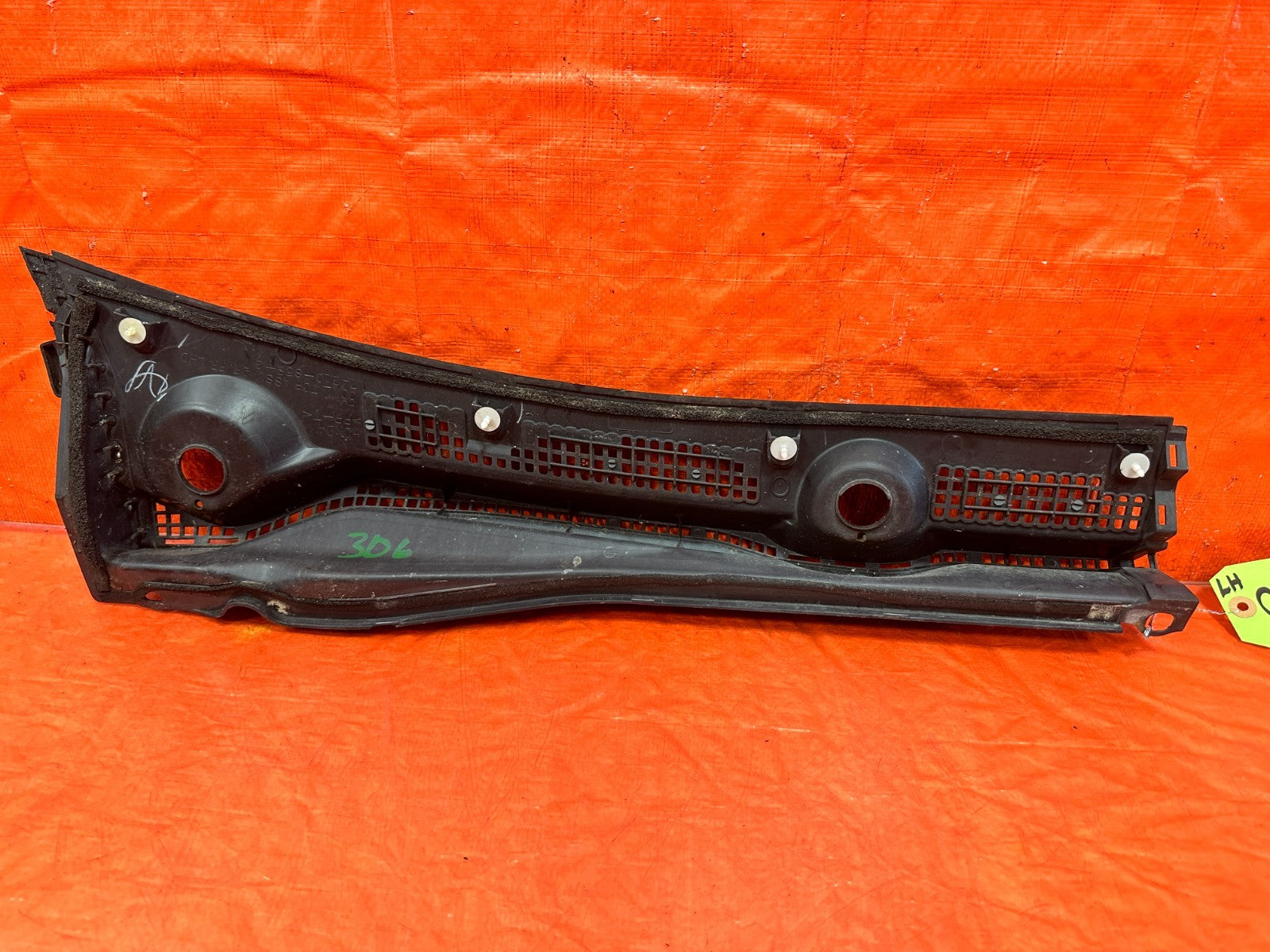 02 05 HONDA CIVIC SI EP3 HATCH   WIPER COWL TRIM   DRIVER LEFT SIDE OEM #3065