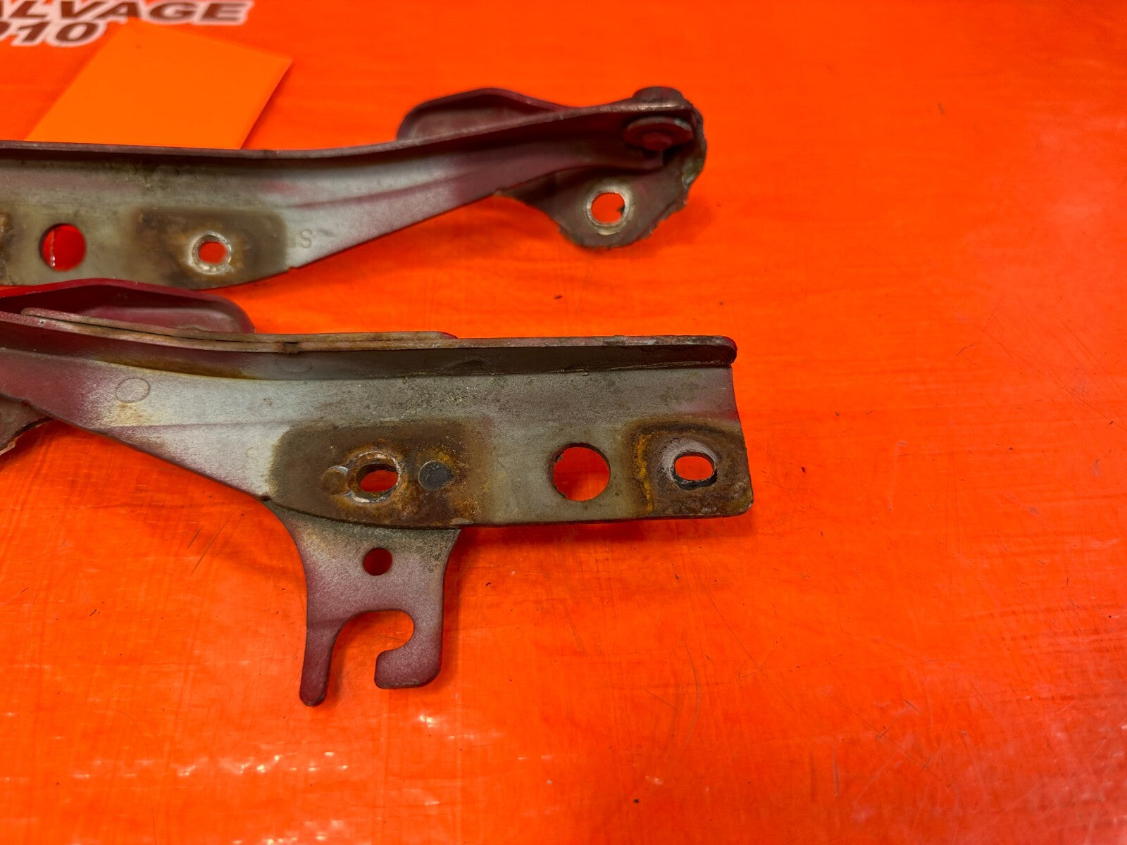93 95 HONDA DEL SOL   HOOD HINGE SET   LEFT AND RIGHT HINGES   OEM #2569