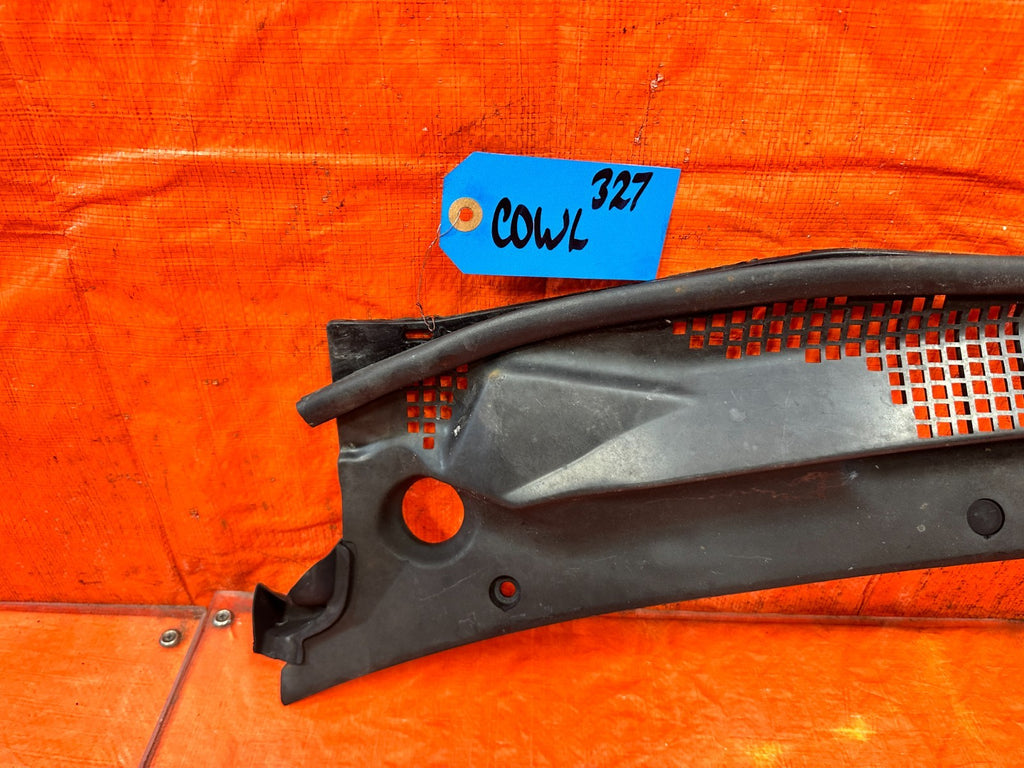 92 95 HONDA CIVIC   WINDSHIELD WIPER COWL TRIM PLASTIC   OEM FACTORY OE #3271