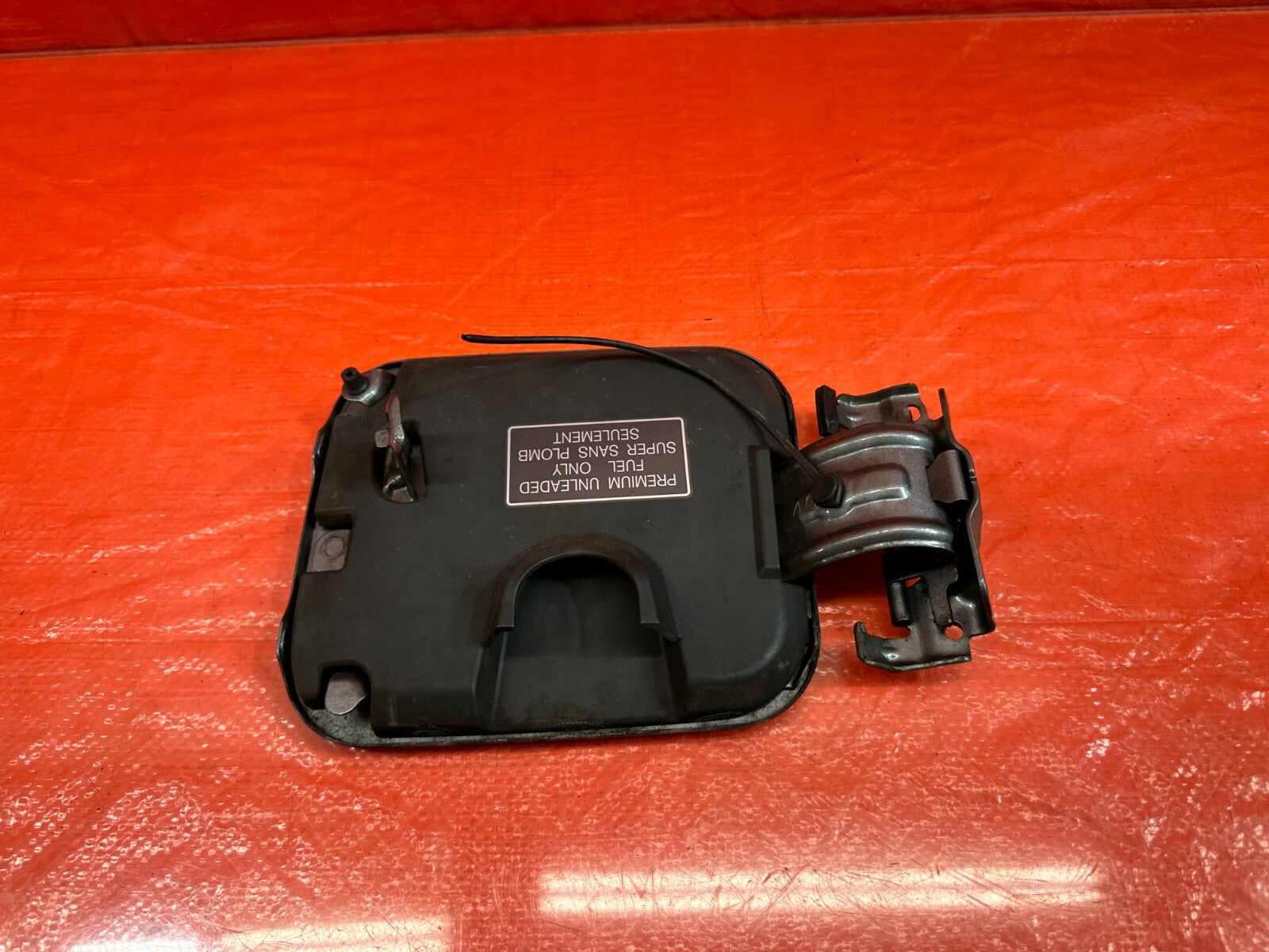14 20 INFINITI Q50 GASOLINE GAS TANK LID COVER   GRAY COLOR    OEM #1858