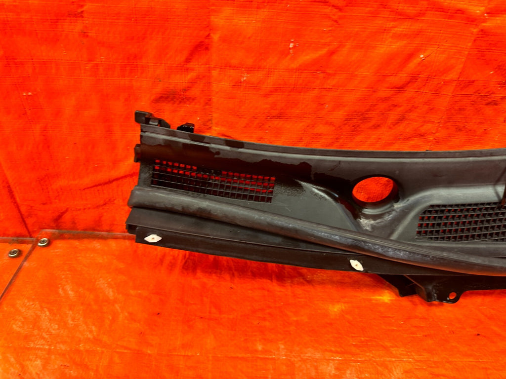 14 20 INFINITI Q50 Q60   LEFT   WINDSHIELD WIPER COWL TRIM PLASTIC   OEM #2963