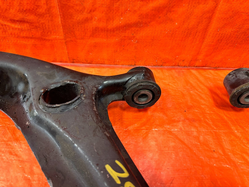 99 00 HONDA CIVIC SI EM1   LEFT AND RIGHT FRONT LOWER CONTROL ARMS   OEM #2857