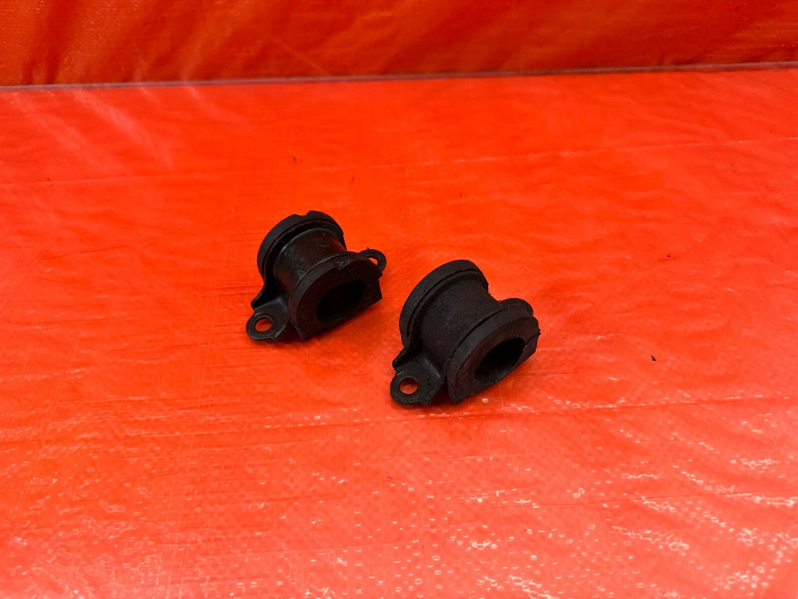 97 01 HONDA CR V CRV   FRONT SWAY BAR BRACKET SET W/ BUSHOMGS   OEM #CRV3