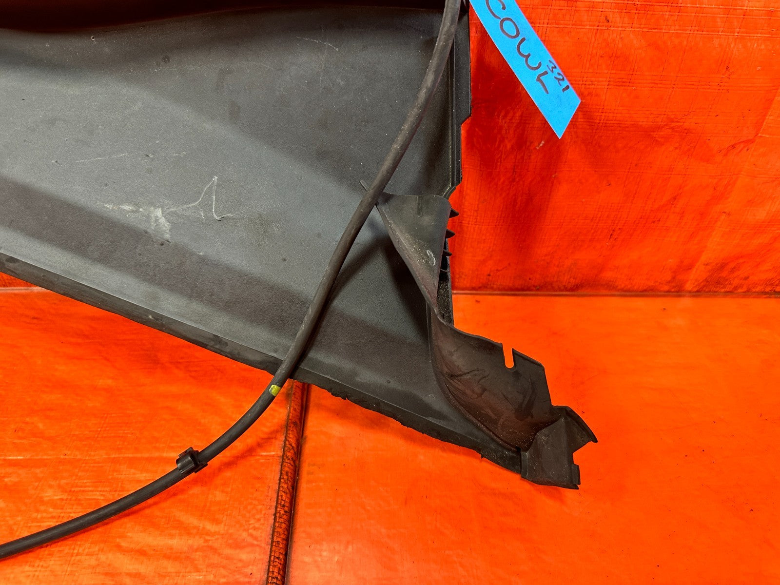 09 14 ACURA TSX   WINDSHIELD WIPER COWL TRIM PLASTIC BEZEL   OEM FACTORY #3212