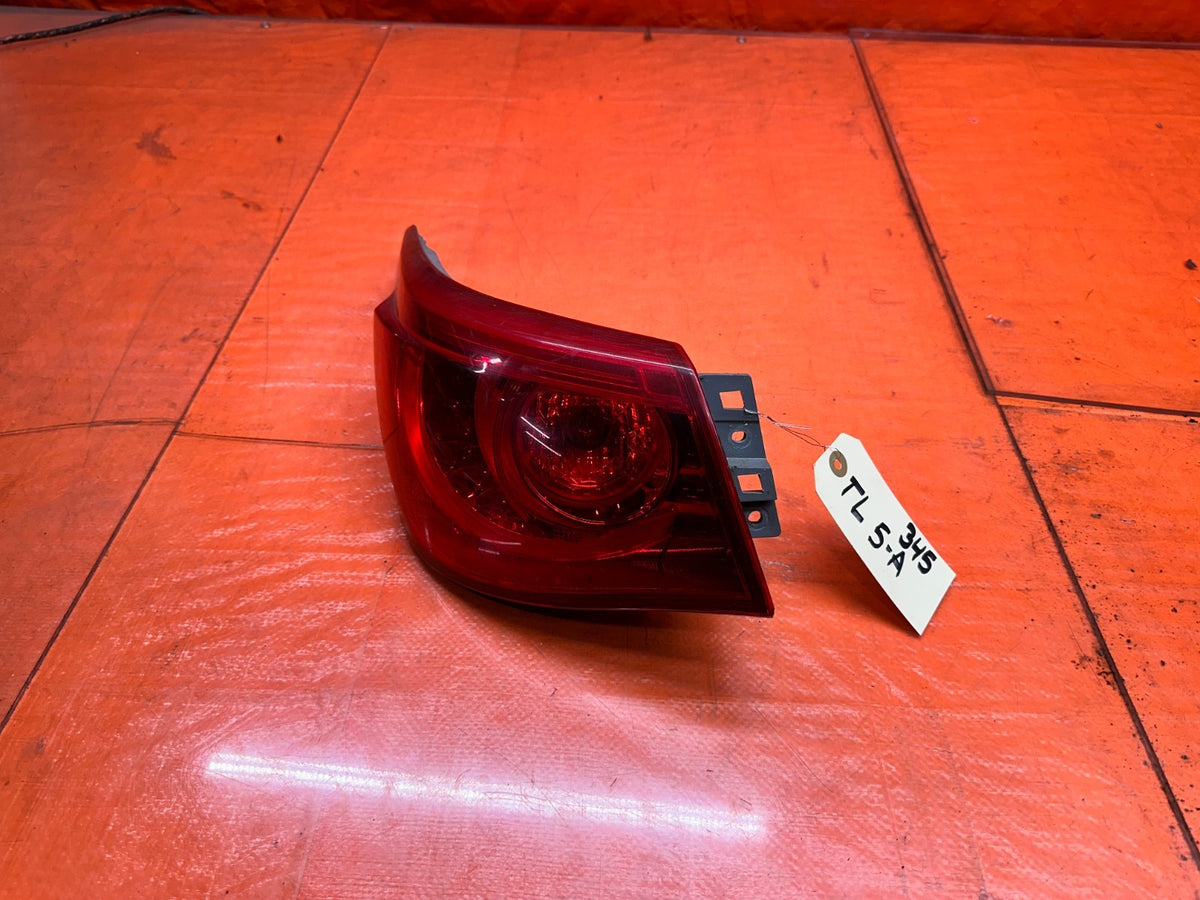 14-15 INFINITI Q50 3.7L AWD DRIVER LEFT OUTER QUARTER TAIL LIGHT LAMP LENS OEM #1