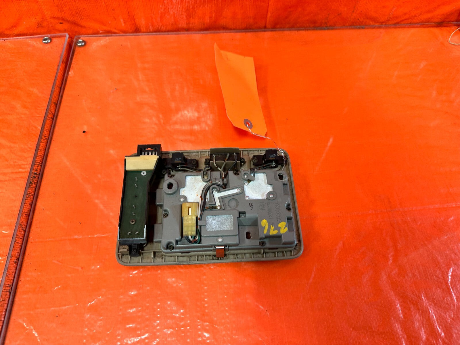 92 95 LEXUS SC300 SC400   INTERIOR OVERHEAD DOME MAP READING LIGHT LAMP OEM 27610