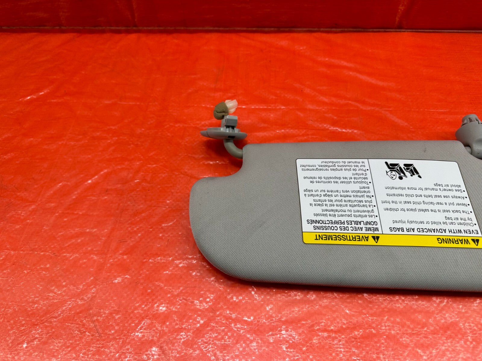 17 20 INFINITI Q50 / 17 20 Q60 SUNROOF MODEL   SUN VISOR PASSENGER RIGHT OEM 1856