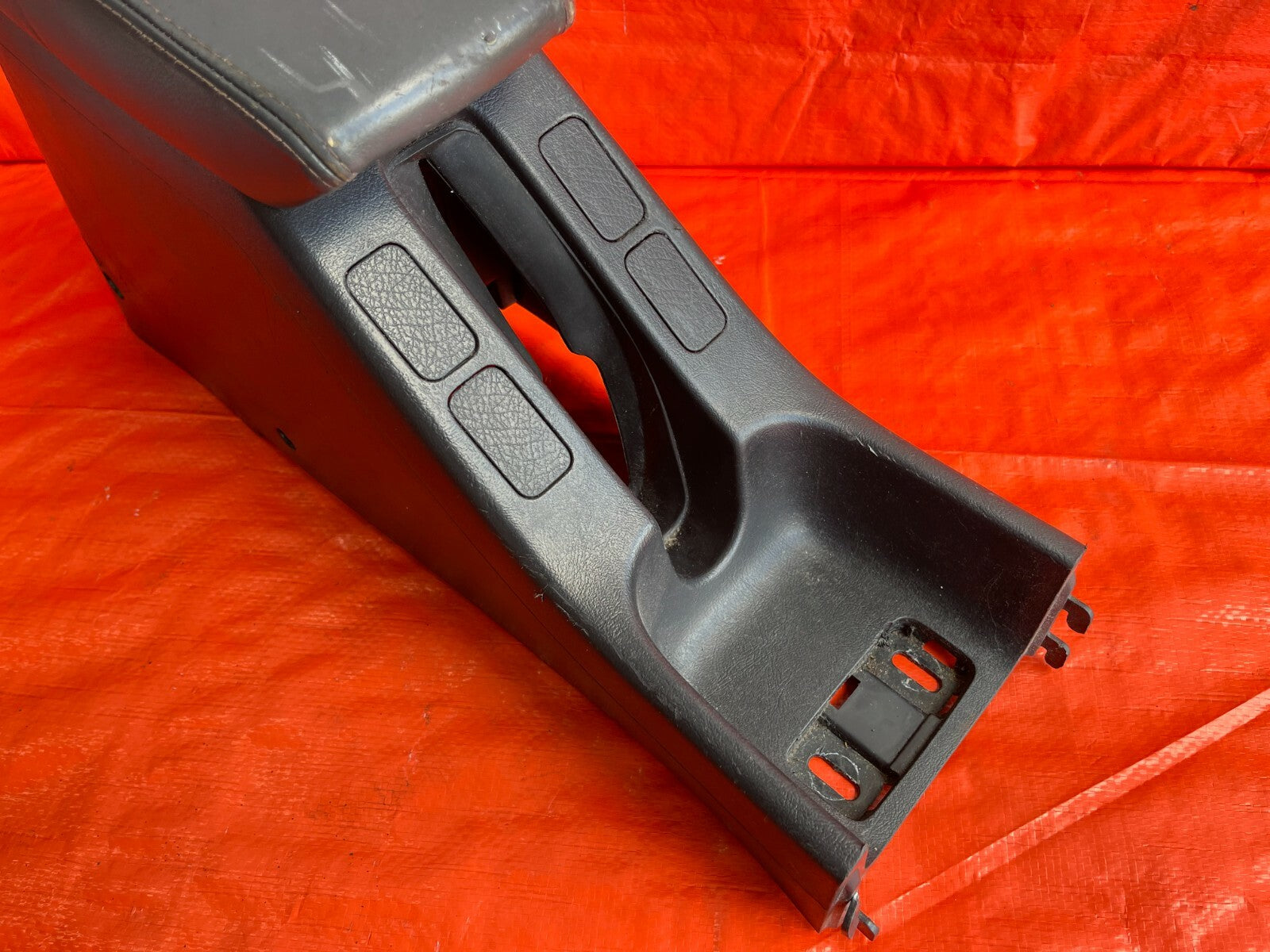 94   01 ACURA INTEGRA   ARM REST CENTER CONSOLE   OEM OE FACTORY   BLACK COLOR8
