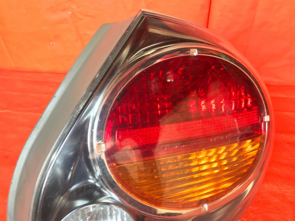 OEM 2002 2003 02 03 NISSAN MAXIMA PASSENGER RIGHT TAIL LIGHT LAMP R RH2