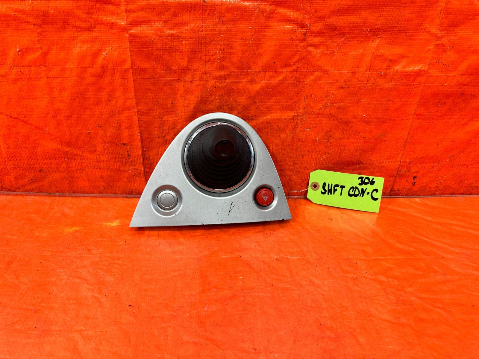 02 05 HONDA CIVIC SI EP3   SHIFTER CONSOLE SHIFTER TRIM W/ RED HAZARD SWITCH OEM0