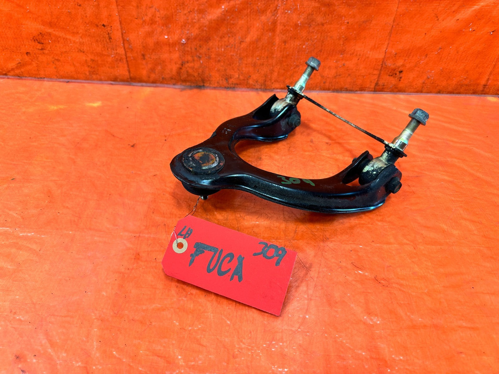 94 01 ACURA INTEGRA RIGHT FRONT SPINDLE KNUCKLE HUB AND ARMS OEM FACTORY OE #30917