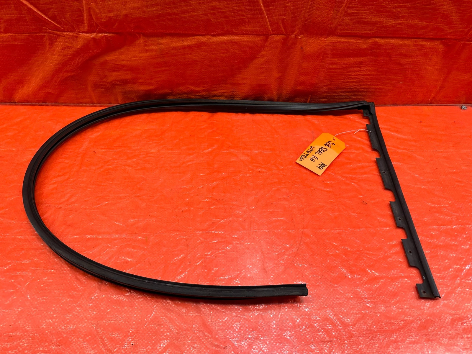 92 95 HONDA CIVIC COUPE & HATCH   RIGHT PASSENGER DOOR GLASS SUB SEAL   OEM #1999