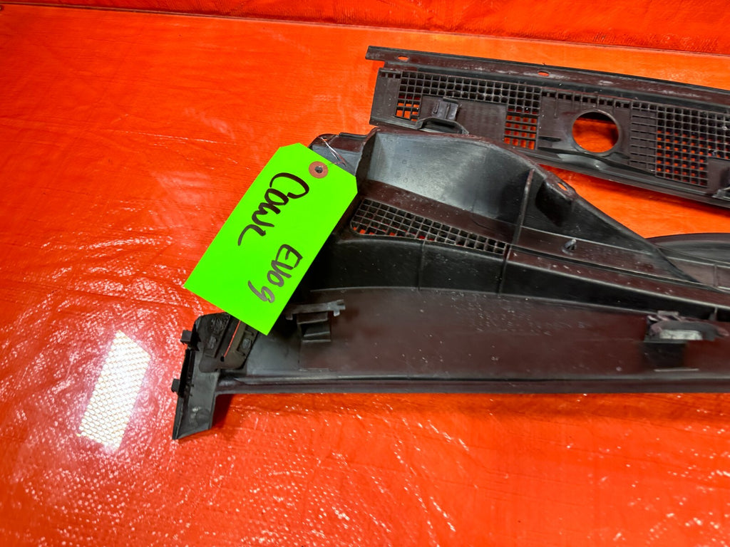 03 06 LANCER EVOLUTION VIII 8 EVO IX 9   WINDSHIELD WIPER COWL TRIM PLASTIC OEM15