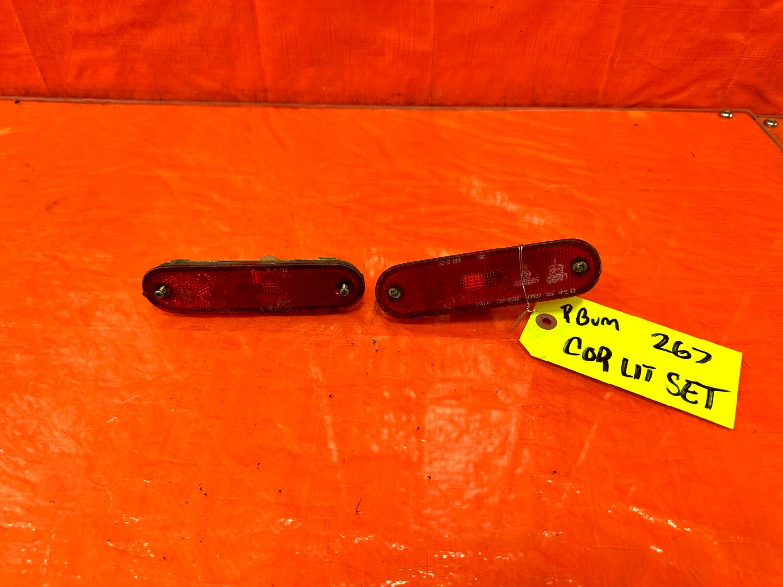 90 05 MAZDA MX 5 MIATA   LEFT AND RIGHT REAR BUMPER REFLECTORS   OEM #2670