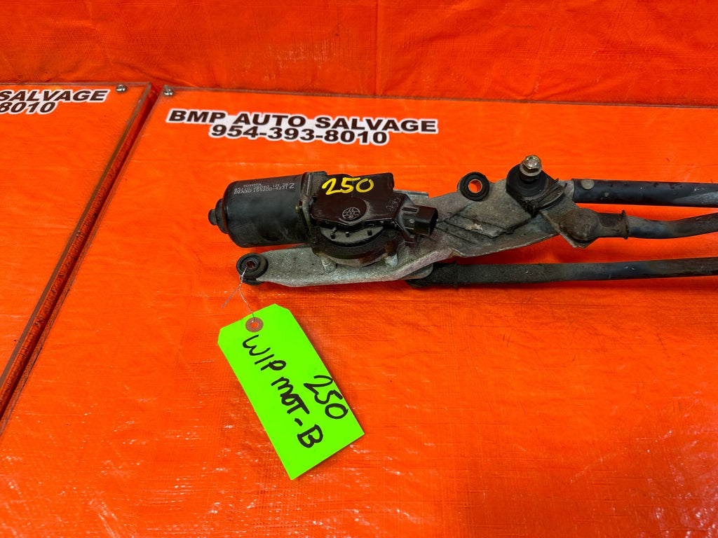 00 05 TOYOTA CELICA GT & GT S   WINDSHIELD WIPER MOTOR W/ LINKAGE   OEM OE #2507