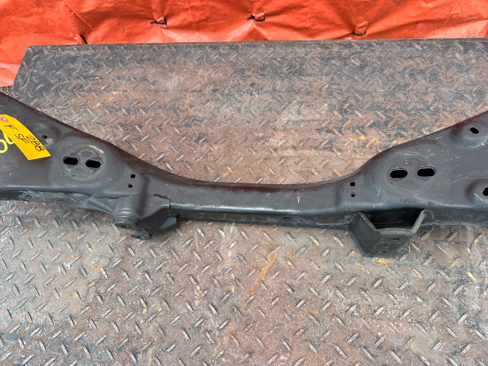 02 10 LEXUS SC430   FRONT SUBFRAME CROSSMEMBER SUB FRAME ENGINE CRADLE OEM 2888
