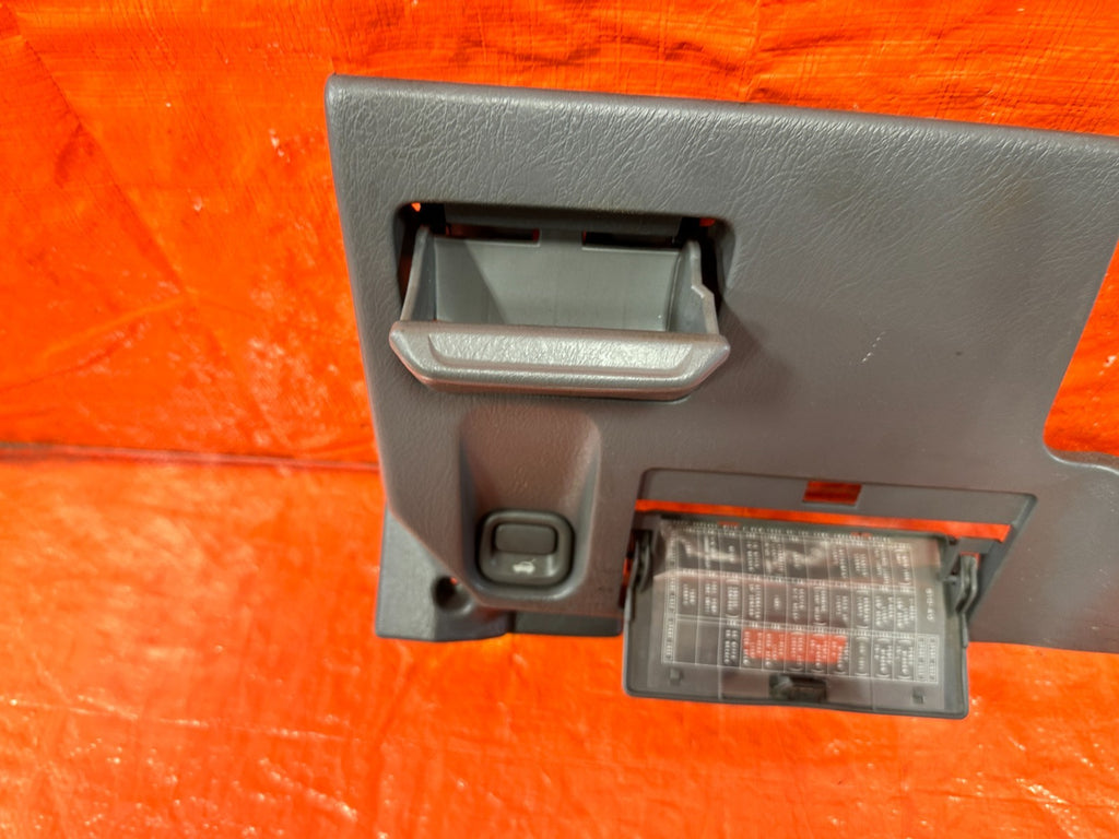 97 01 HONDA CR V CRV   UNDER STEERING COLUMN COVER KNEE TRIM PANEL COVER OEM 3004
