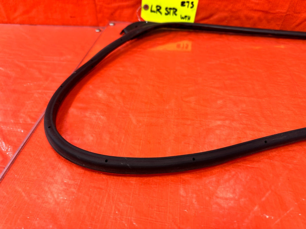 04 08 ACURA TSX   DRIVER LEFT REAR DOOR WEATHER STRIP TRIM SEAL GASKET OEM 27513