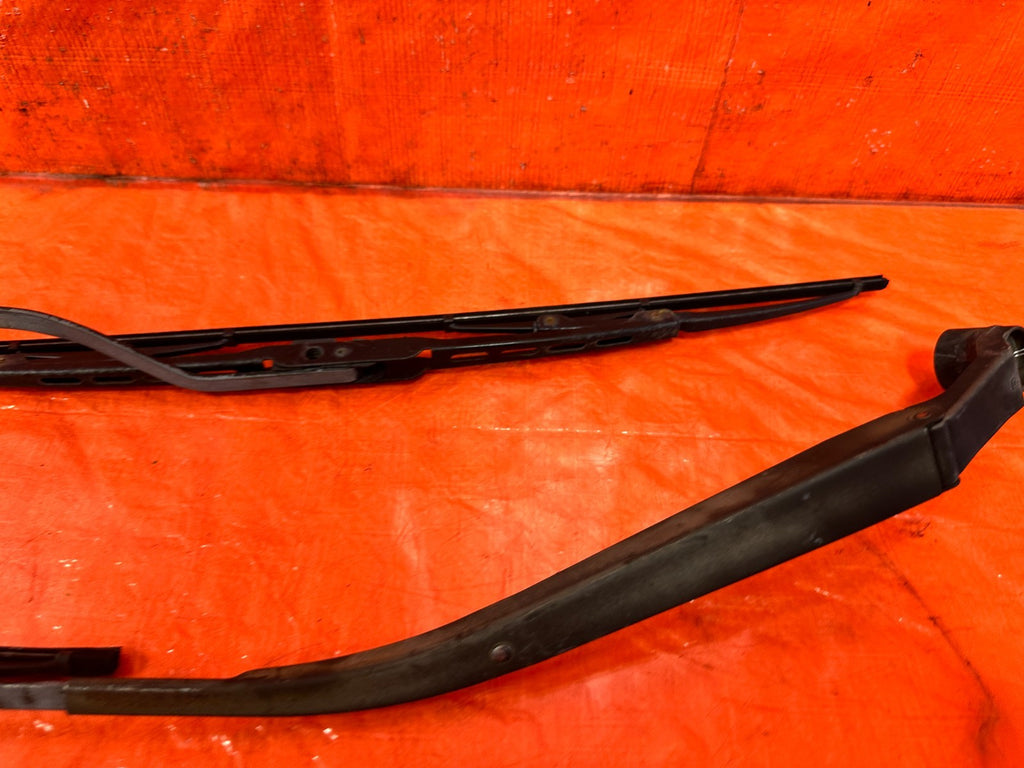 04 11 MAZDA RX8 RX 8   LEFT & RIGHT WINDSHIELD WIPER ARMS   OEM FACTORY #3032