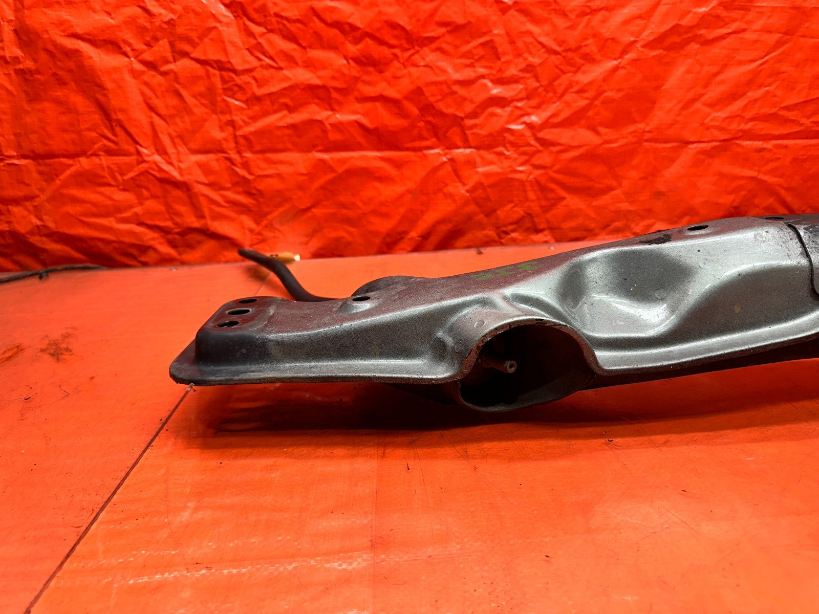 92 96 HONDA PRELUDE FRONT SUBFRAME CROSSMEMBER FRONT HALF W/ RODS   OEM #33216