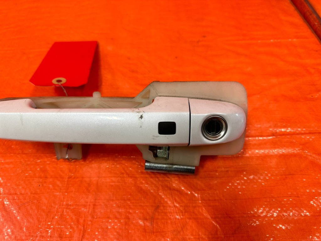 14-16 HYUNDAI GENESIS COUPE - LEFT EXTERIOR DOOR HANDLE - W/ SMART KEY - OEM 3022